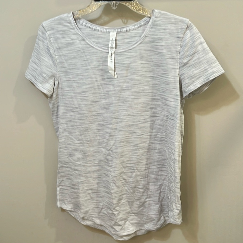 Women's Size 6 lululemon casual/workout shirt
